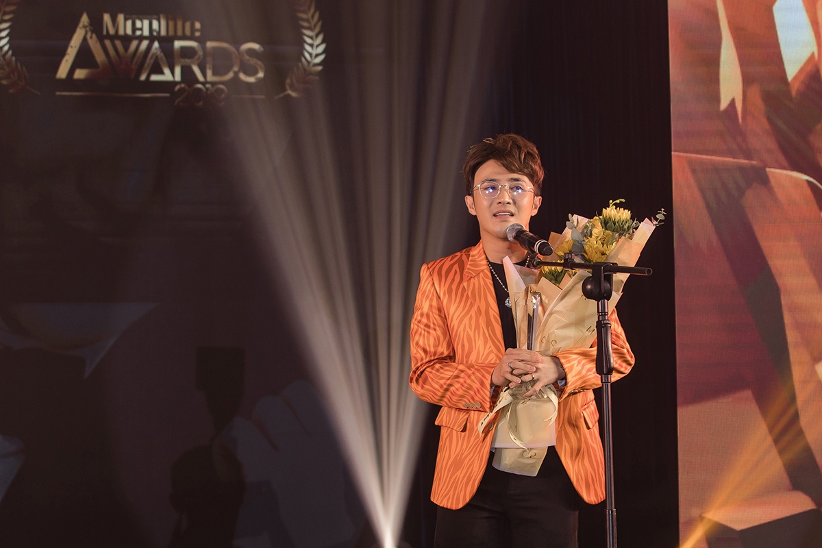 “Pháp sư mù” góp công giúp Huỳnh Lập vinh danh Nghệ sĩ hài của năm